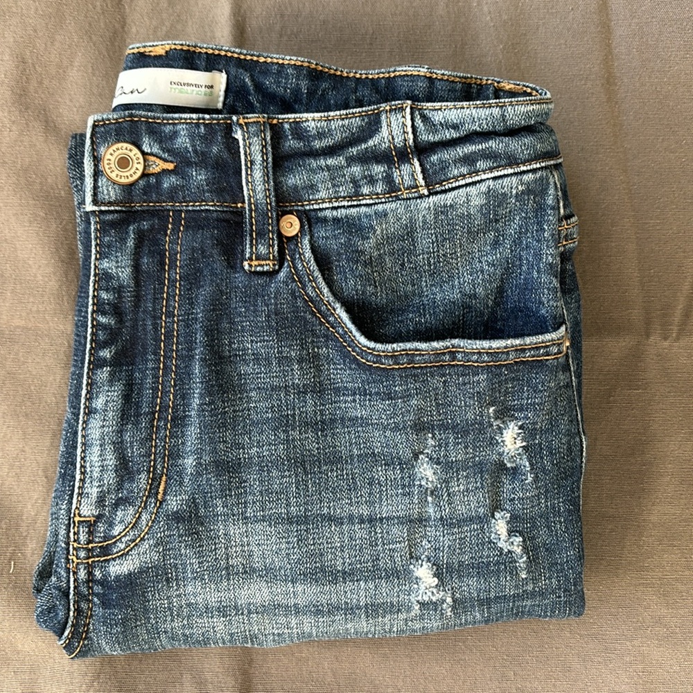 Distressed, dark wash, Kancan jeans.